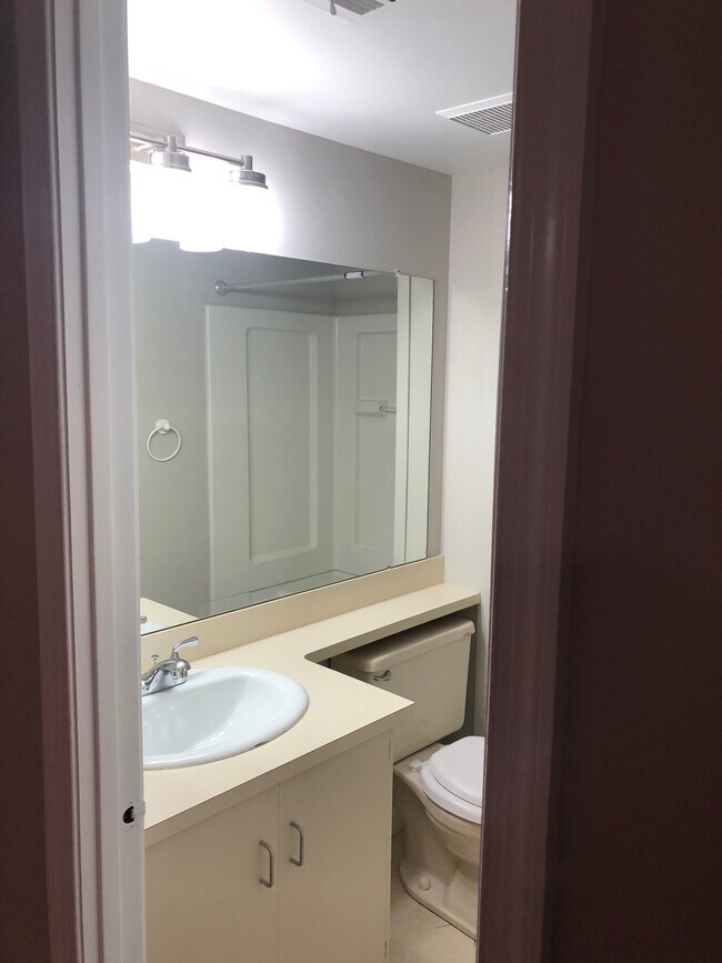 bathroom #1 - 313 Glen Ln