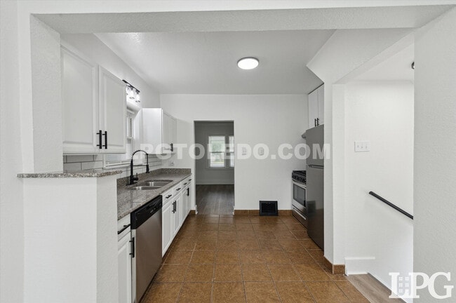 Building Photo - 4217 Asbury Dr