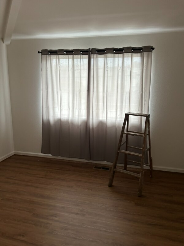 Building Photo - 761 2nd Ln