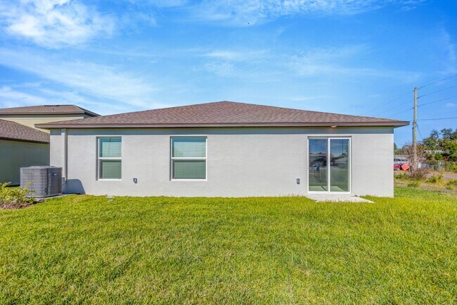 Building Photo - 4 Bedroom 2 Bath Home