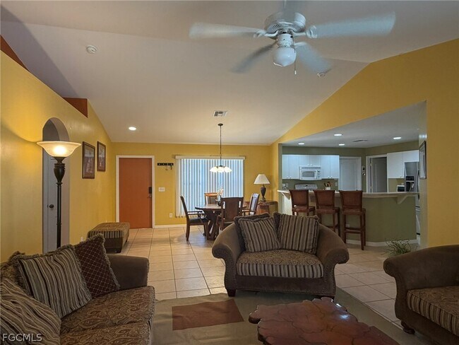 Building Photo - 3732 NE 12th Pl