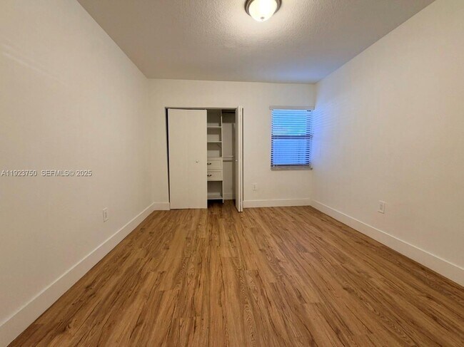 Building Photo - 11361 SW 145th Ave