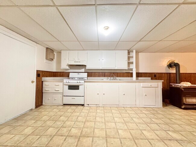 Building Photo - 107 N Robbins Ct
