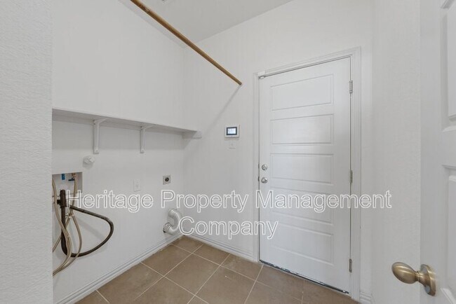 Building Photo - 9683 Shorebird Ln