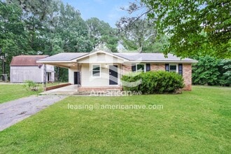 Building Photo - 2409 CoCo Rd