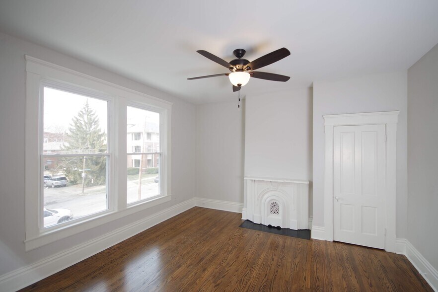 Building Photo - 2038 Bonnycastle Ave