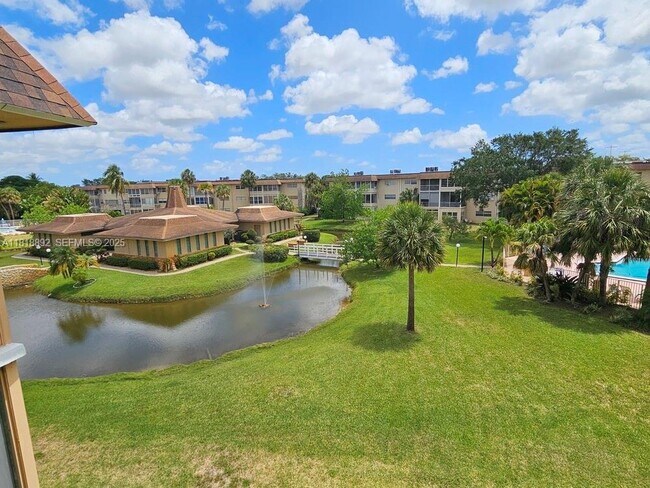 Building Photo - 5031 W Oakland Park Blvd