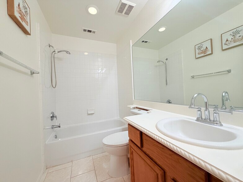 Building Photo - 28330 Linda Vista St