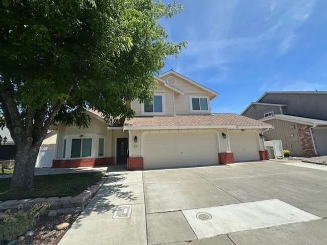 Building Photo - Spacious 5-Bedroom Home with Modern Amenit...
