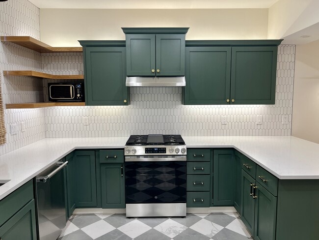 Building Photo - 753 Oak St