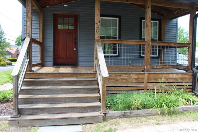 Building Photo - 295 Lucas Ave