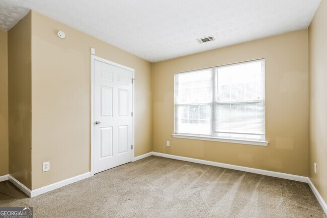 Building Photo - 1050 Trotters Farm Rd