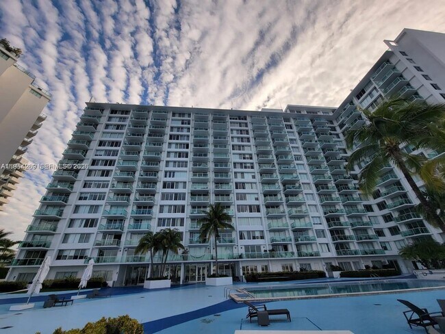 Building Photo - 1000 West Ave