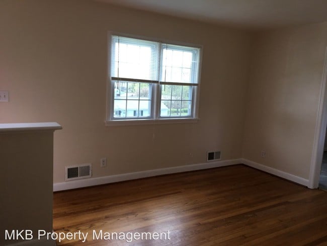 Building Photo - 3 br, 1 bath House - 1211 Stoutamire Drive