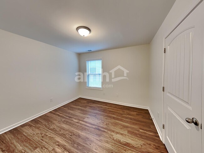 Building Photo - 213 Orchard Trail