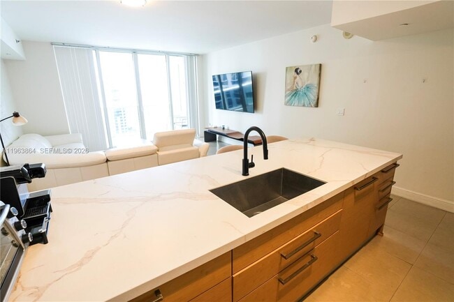 Building Photo - 1830 S Ocean Dr