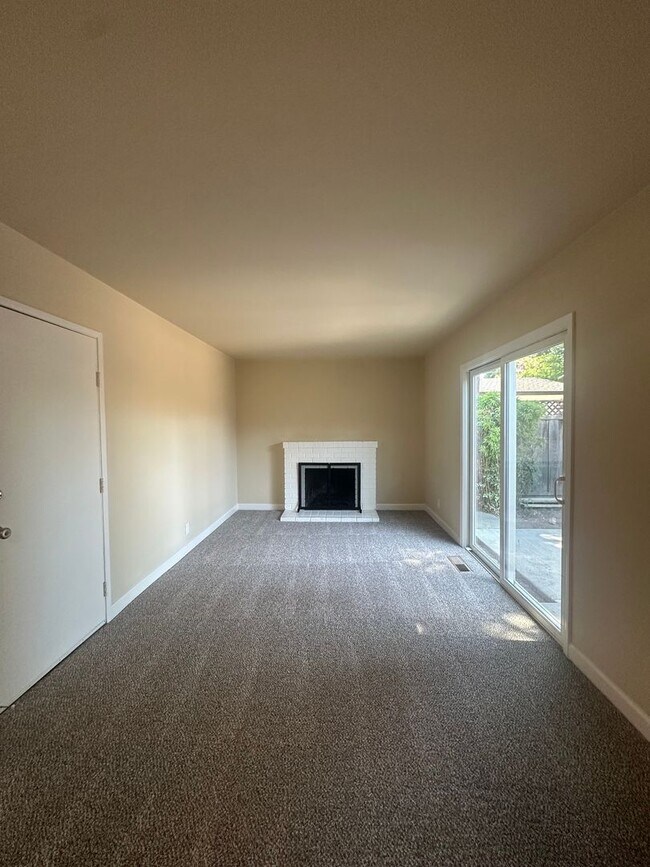 Building Photo - Cambrian home, 3 bedroom, 2 full bath!  Spacious backyard!!