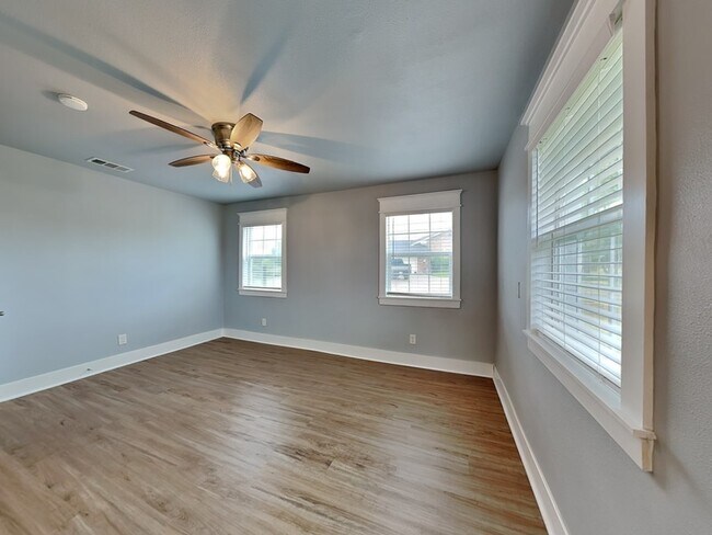 Building Photo - 1875 Pvt Rd 5273