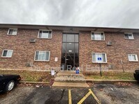 Building Photo - 430 Bellbrook Ave