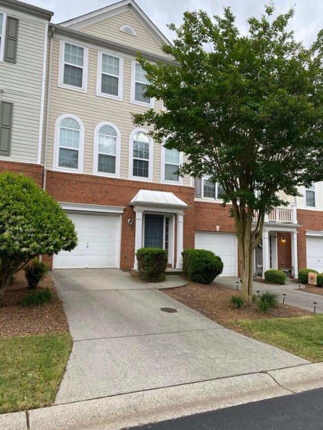 Building Photo - 1028 Thornborough Dr