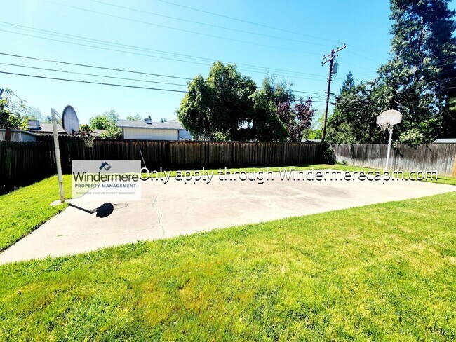 Building Photo - Fully Renovated Home in Arden Park! Available Now!!!