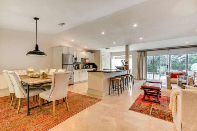 Building Photo - 2312 Las Casitas Dr