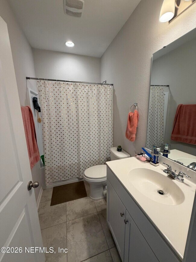 Building Photo - 24 Fieldfare Ln