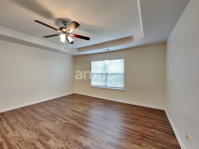 Building Photo - 535 Winter View Way