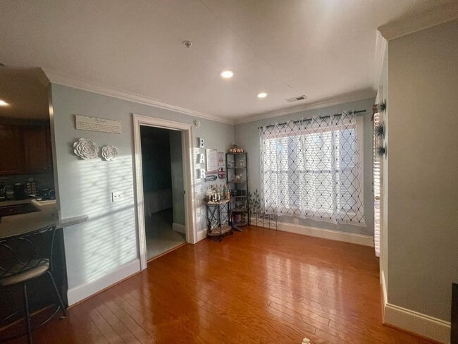 Building Photo - 900 Taylor St