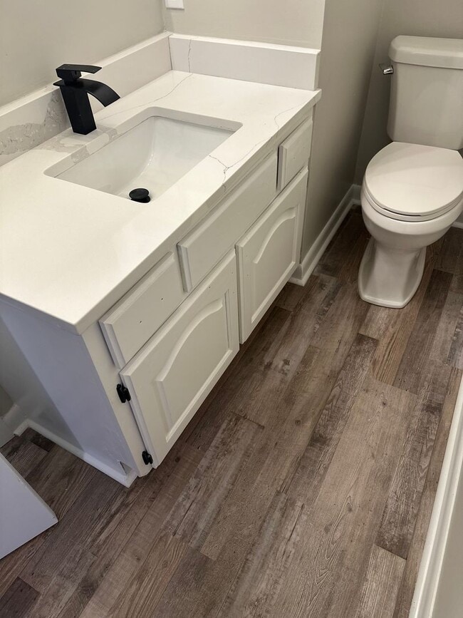 Building Photo - Completely Remodeled 2 Bedroom, 2 Bathroom ground floor Condo in Heber Springs