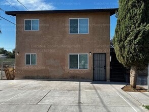 Building Photo - 1 bedroom/ 1 bathroom floor unit.