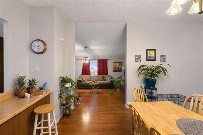 Building Photo - 1136 Samuel Dr