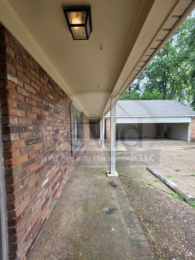 Building Photo - 99 Perkins Extd