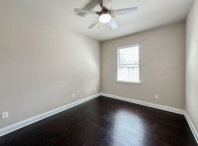 Building Photo - 10 Pilot Rock Pl