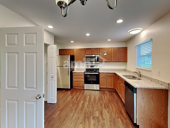 Building Photo - 89 Henderson Ln