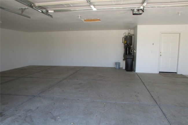 Building Photo - 2402 Prickly Pear Dr