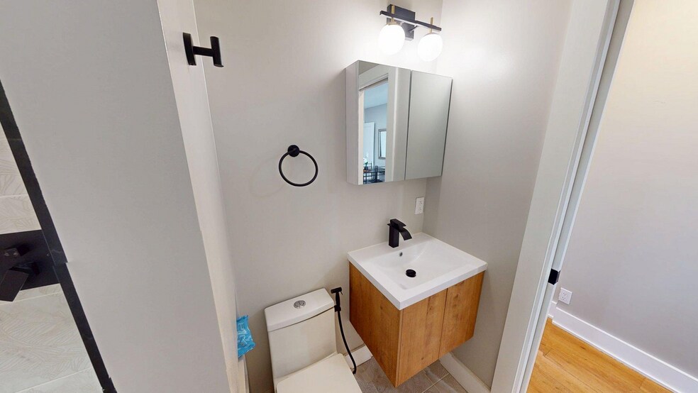 Building Photo - 1825 Providence St NE