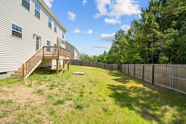 Building Photo - Gorgeous 3 Bed 2.5 Bath Home in Lexington Plantation