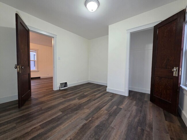 Building Photo - 1415 S 19th St