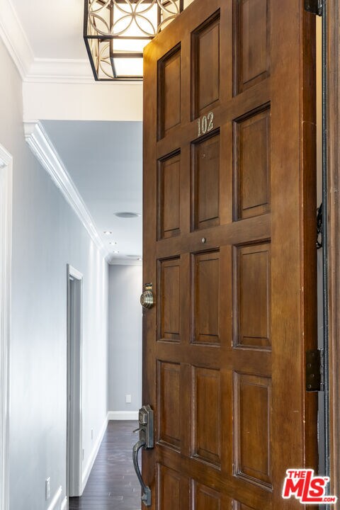 Building Photo - 818 6th St