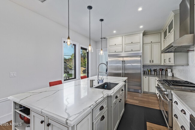 Building Photo - 3810 E Campbell Ave