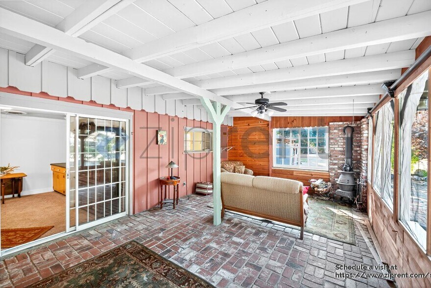 Building Photo - 15353 Iron Canyon Rd
