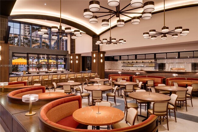 Building Photo - 601 NE 1st Ave