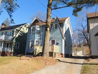 Building Photo - 3 Bedroom & 1 Full Bathroom Colonial for Rent!
