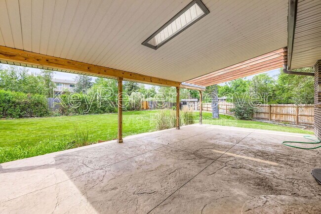 Building Photo - 1243 S Johnson Way