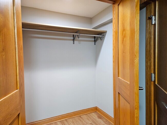 Building Photo - 6509 Sunnyside Ave