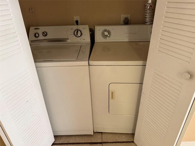 Building Photo - 3680 N 56th Ave