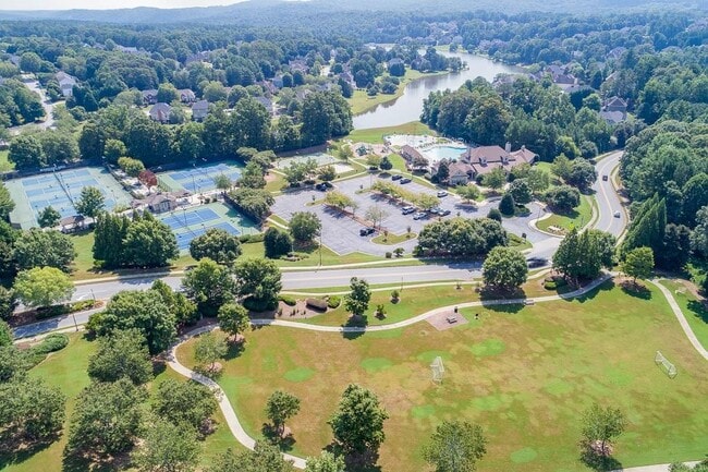 Building Photo - 1795 Lake Heights Cir