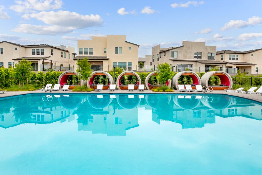 Building Photo - 7962 Belluno Way