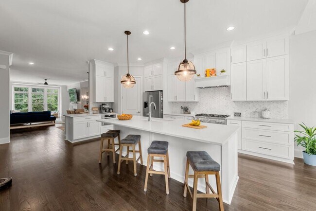 Building Photo - 2045 Bellrick Rd NW